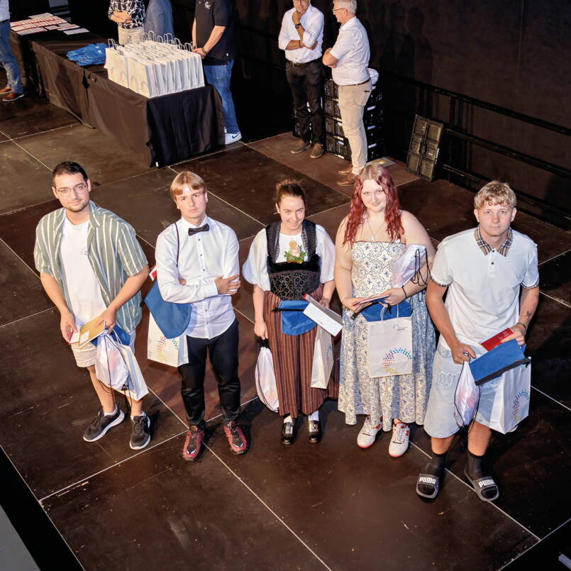 QV Feier Gruppenfotos der Abschlussklassen