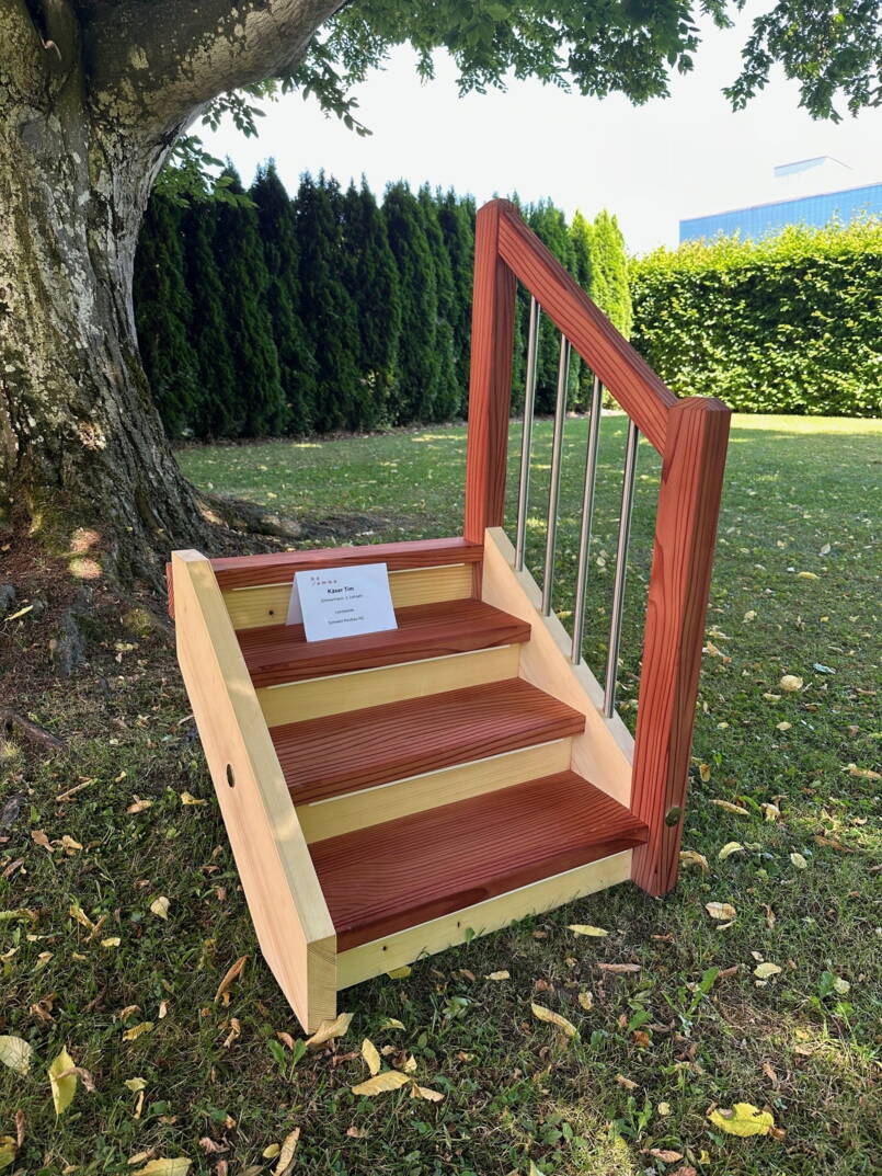 2025_austellung_treppenmodelle_bzemme_zimmerleute_1.jpg 2025_austellung_treppenmodelle_bzemme_zimmerleute_1.jpg