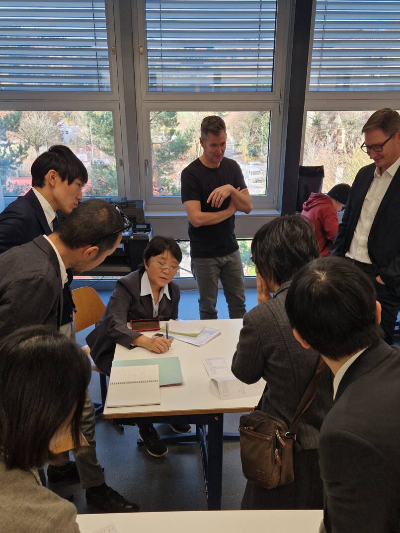 bzemme_besuch_aus_japan_.jpg Besuch aus Japan am bezemme